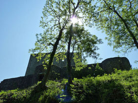 Die Weidelsburg bei Naumburg (Foto: Karl-Franz Thiede)